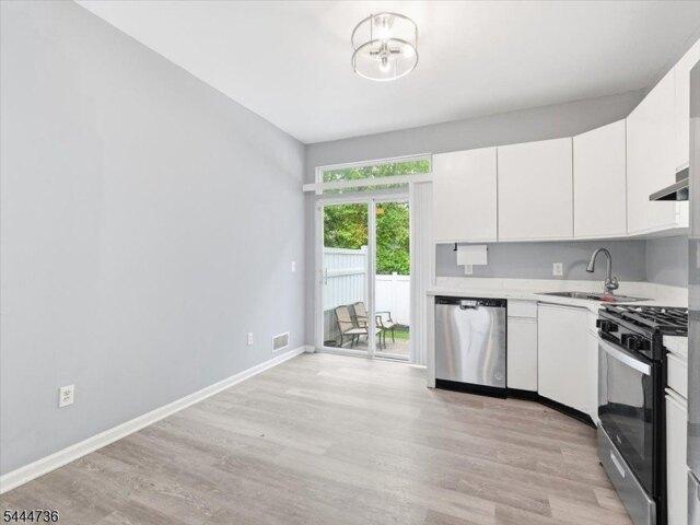 Condo for sale in Newark, Essex County