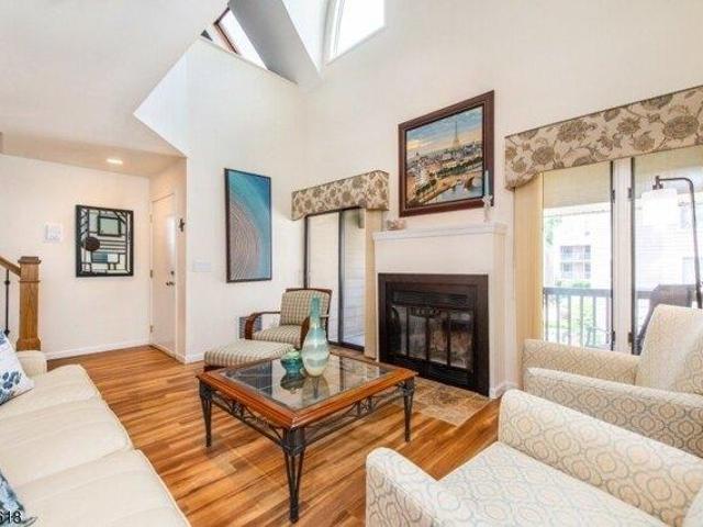Condo for sale in East Rutherford, New Jersey