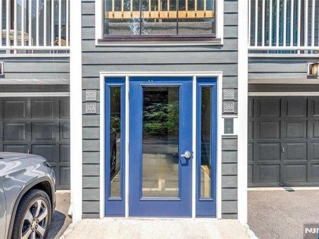 Condo for sale in East Rutherford, New Jersey