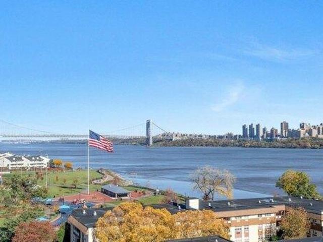 Condo for sale in Edgewater, New Jersey