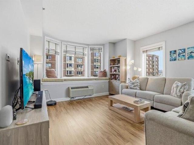 Condo for sale in Edgewater, New Jersey