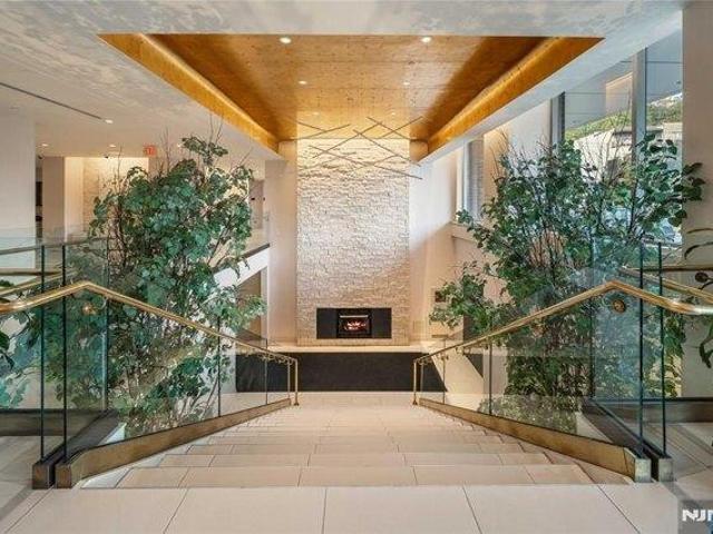 Condo for sale in Edgewater, New Jersey