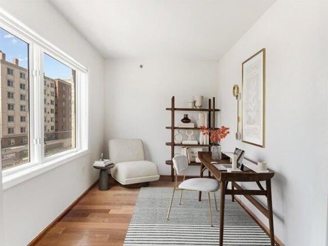 Condo for sale in Edgewater, New Jersey