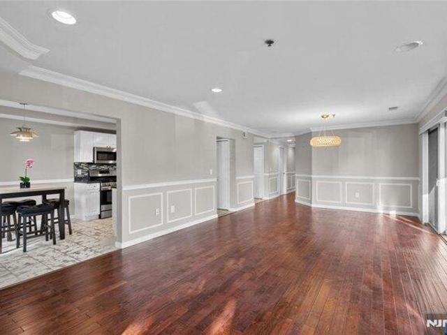 Condo for sale in Edgewater, New Jersey