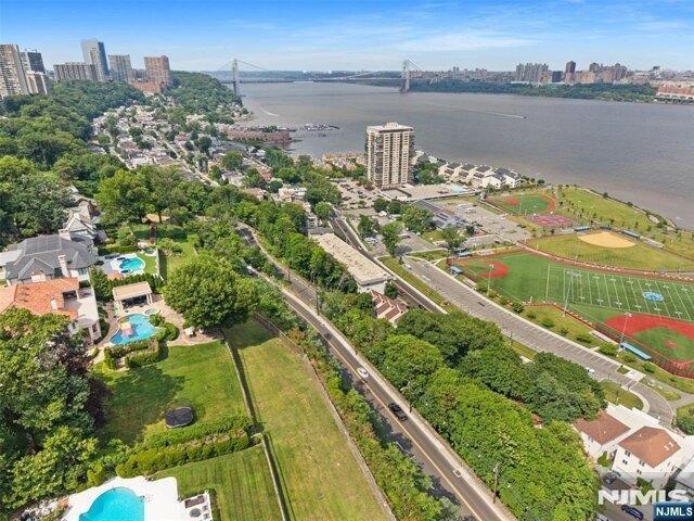 Condo for sale in Edgewater, Bergen County