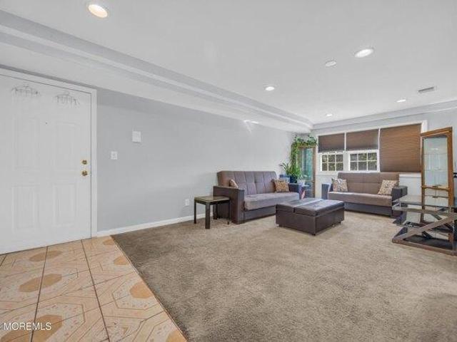 Condo for sale in Edison, New Jersey