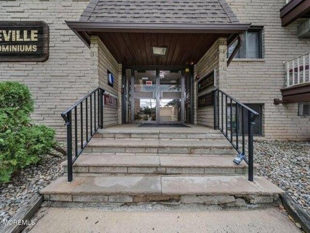 Condo for sale in Crane Square, Elizabeth