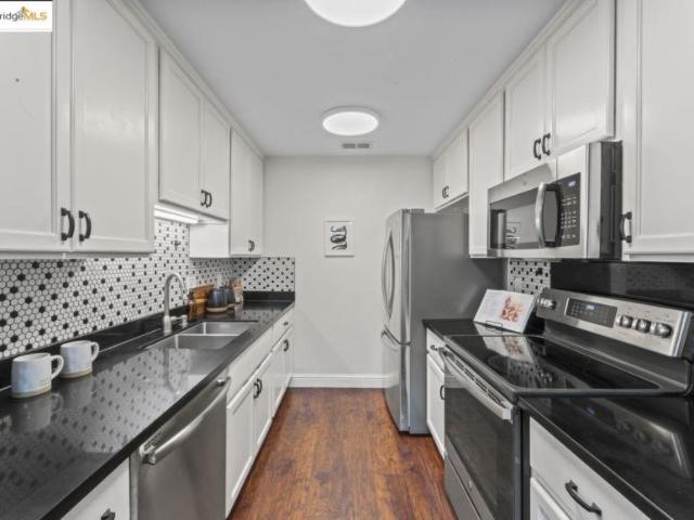 Condo for sale in Emeryville, California