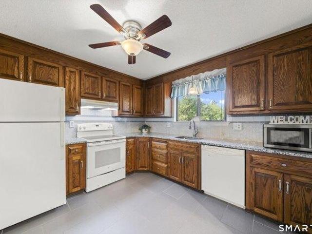 Condo for sale in Enfield, Connecticut