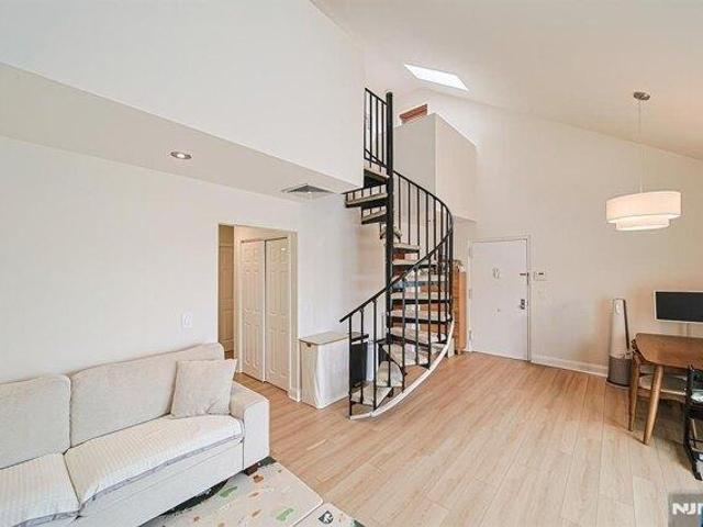 Condo for sale in Englewood, New Jersey