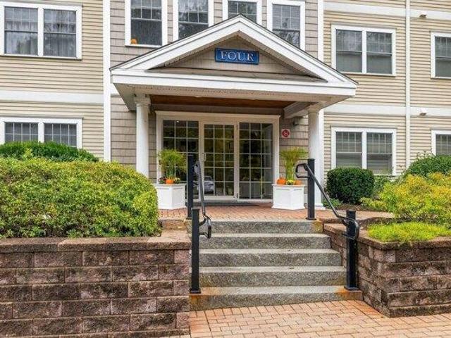 Condo for sale in Stirling Hill, Exeter
