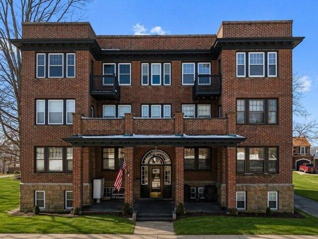 Condo for sale in Bristol, Massachusetts