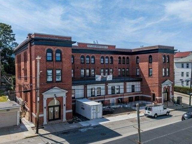 Condo for sale in Bristol, Massachusetts