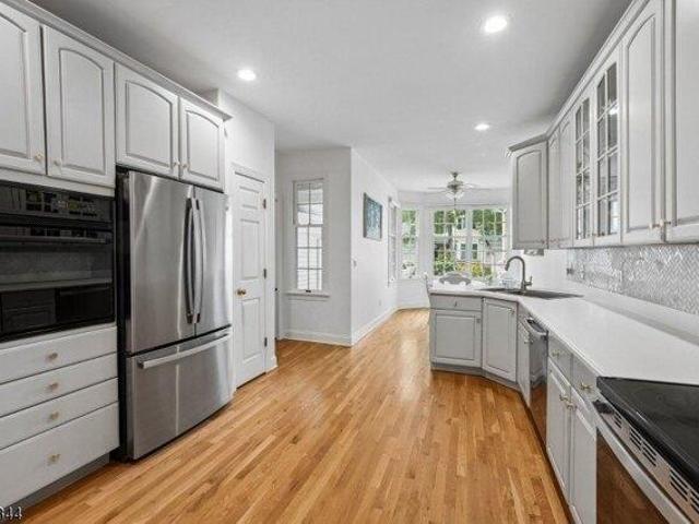 Condo for sale in Far Hills, Somerset County