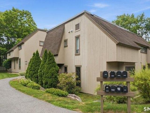 Condo for sale in Farmington, Connecticut