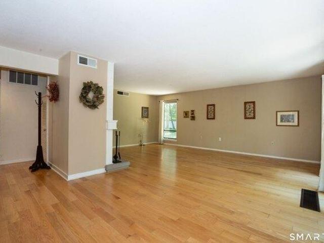 Condo for sale in Farmington, Connecticut