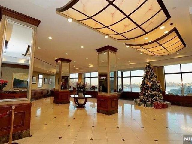 Condo for sale in Fort Lee, New Jersey