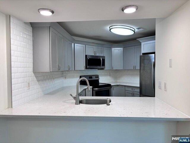 Condo for sale in Fort Lee, New Jersey