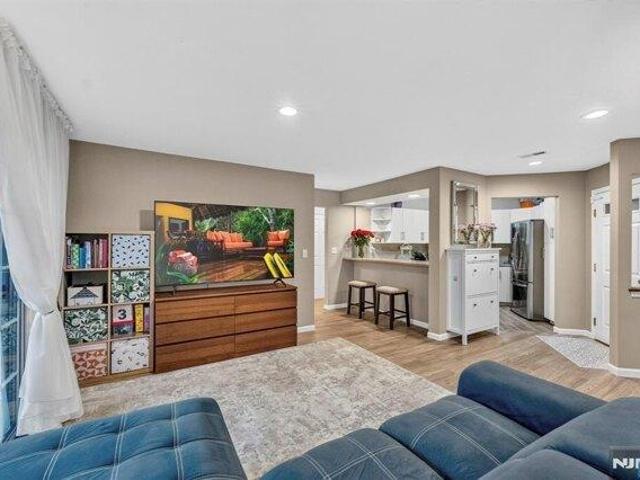 Condo for sale in Fort Lee, New Jersey