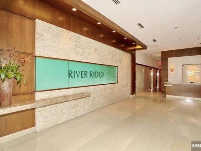 Condo for sale in Fort Lee, New Jersey