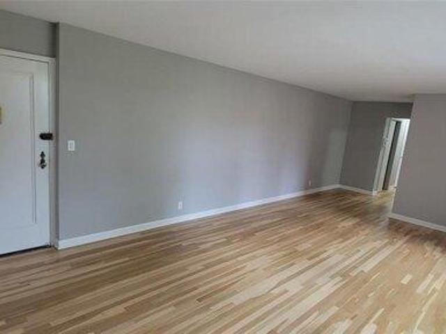 Condo for sale in Fort Lee, New Jersey