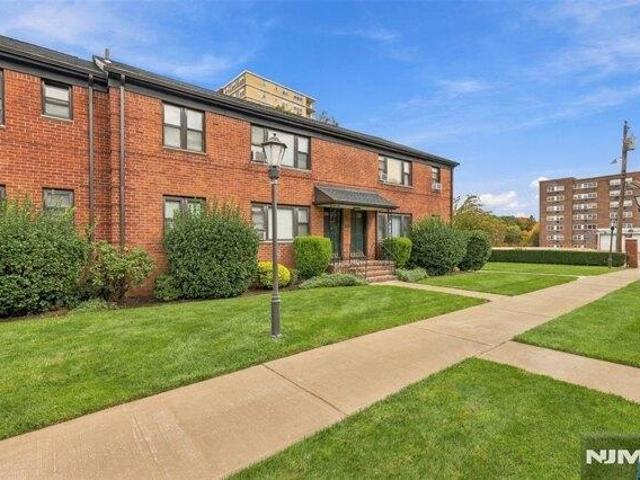 Condo for sale in Linwood, Fort Lee