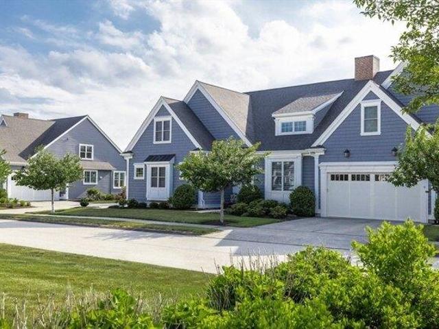 Condo for sale in Framingham, Middlesex County