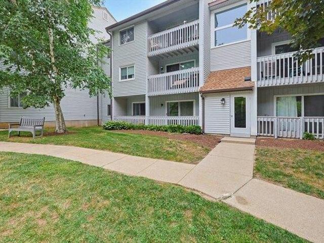 Condo for sale in Franklin, Massachusetts