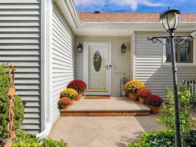 Condo for sale in Wyckoff Mills, Howell Township