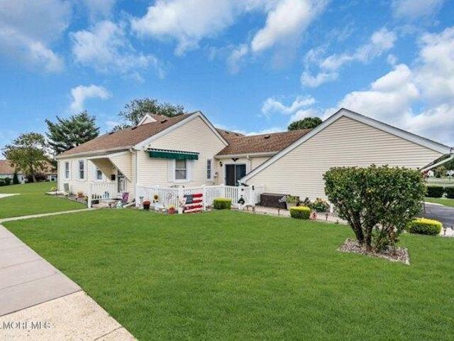 Condo for sale in Wyckoff Mills, Howell Township
