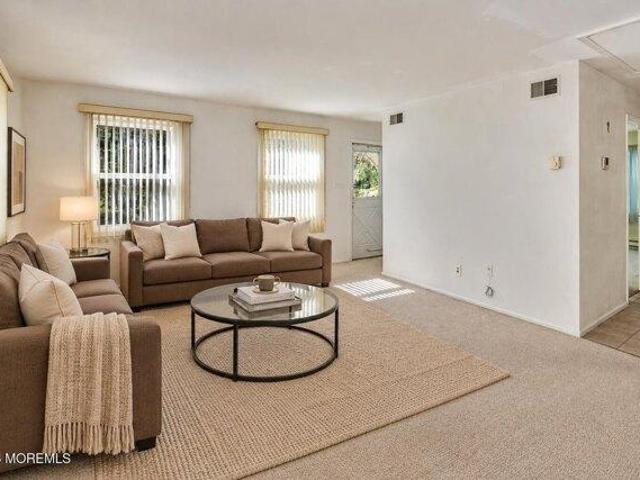 Condo for sale in Wyckoff Mills, Howell Township