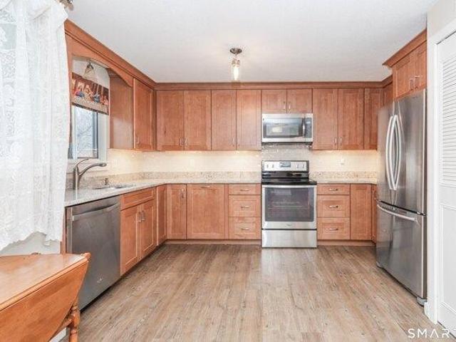 Condo for sale in Glastonbury, Connecticut