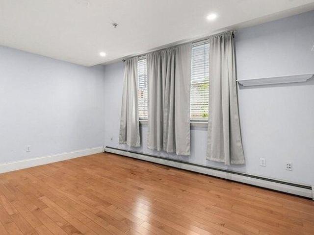 Condo for sale in Central Gloucester Historic District, Gloucester