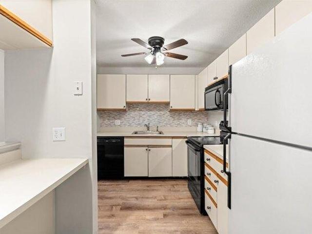 Condo for sale in Pinardville, Goffstown