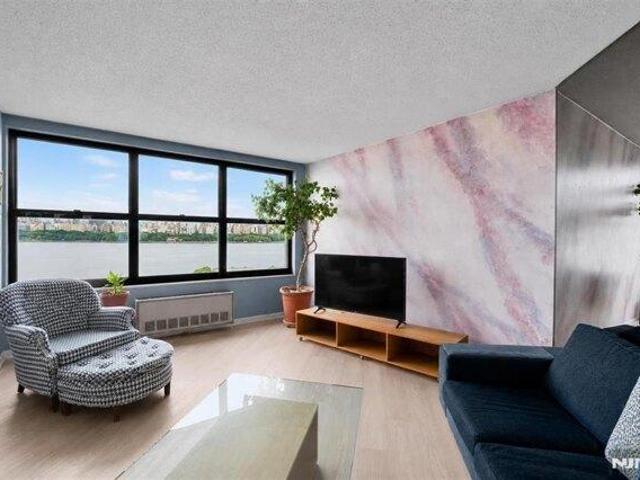 Condo for sale in Guttenberg, Hudson County