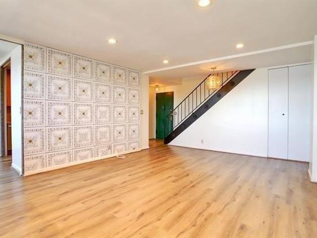 Condo for sale in Guttenberg, Hudson County