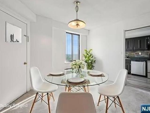 Condo for sale in Hackensack, New Jersey