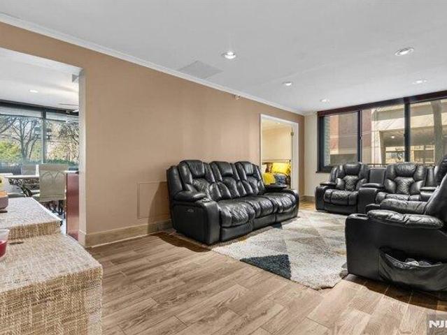 Condo for sale in Hackensack, New Jersey