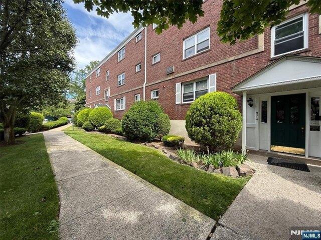 Condo for sale in Hackensack, New Jersey