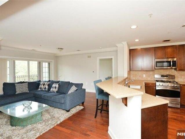 Condo for sale in Hackensack, New Jersey