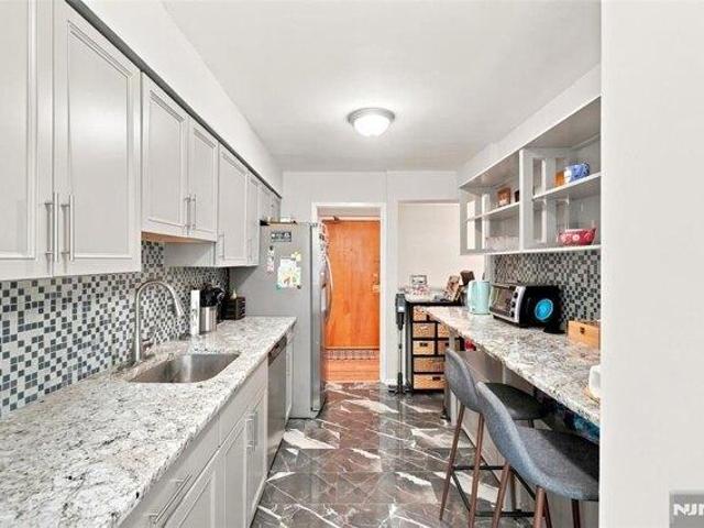 Condo for sale in Hackensack, New Jersey
