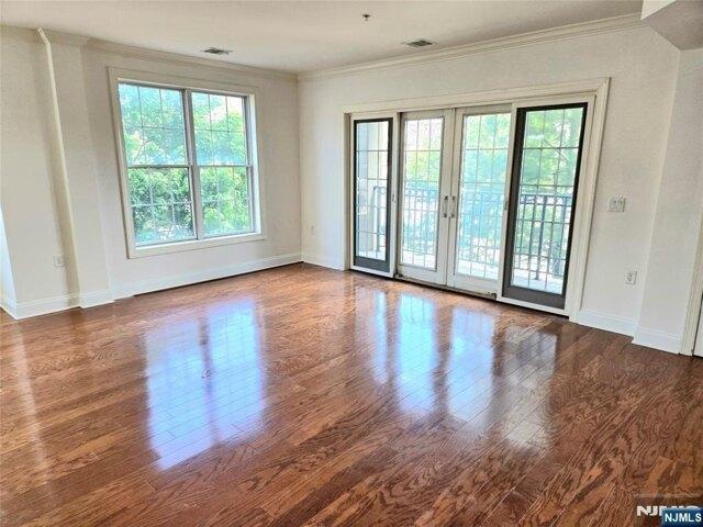 Condo for sale in Hackensack, New Jersey