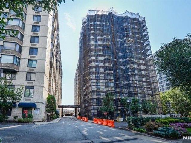 Condo for sale in Hackensack, New Jersey