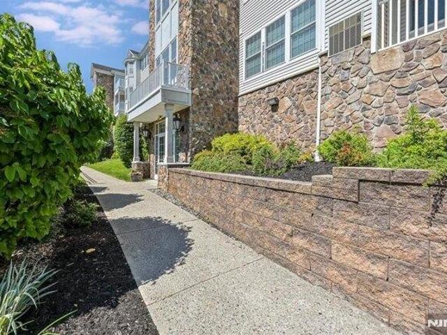 Condo for sale in Passaic, New Jersey