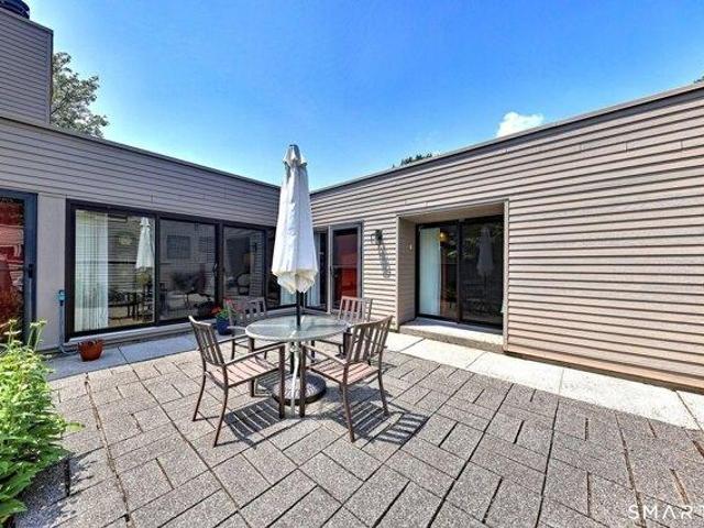 Condo for sale in Hamden, Connecticut
