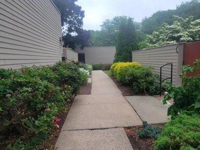 Condo for sale in Hamden, Connecticut