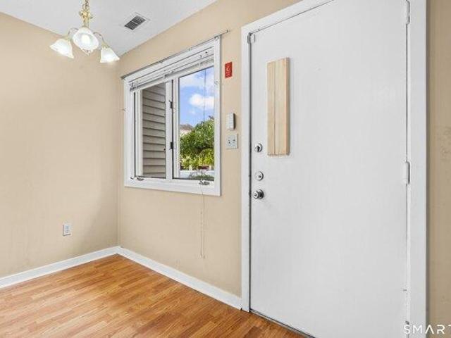 Condo for sale in Whitneyville, Hamden