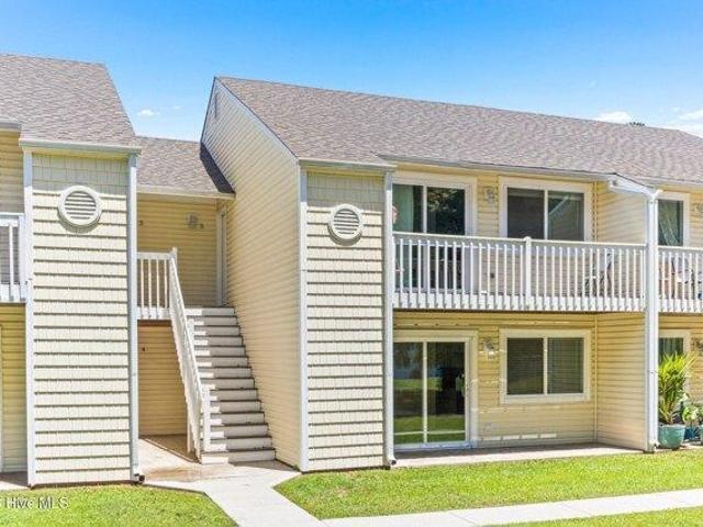 Condo for sale in Hampstead