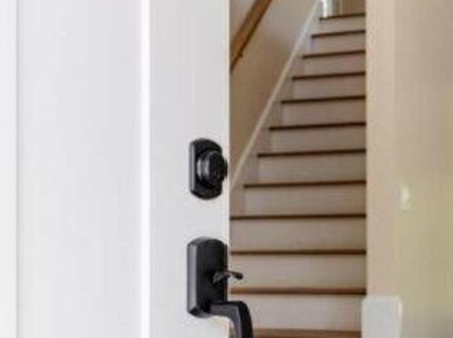 Condo for sale in Baglett Grove, Hampstead