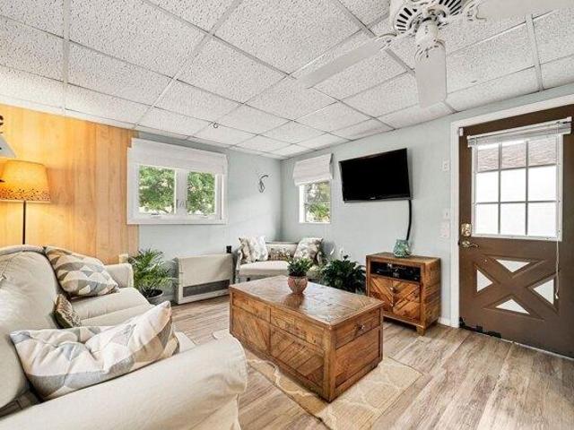 Condo for sale in Hampton, Rockingham County
